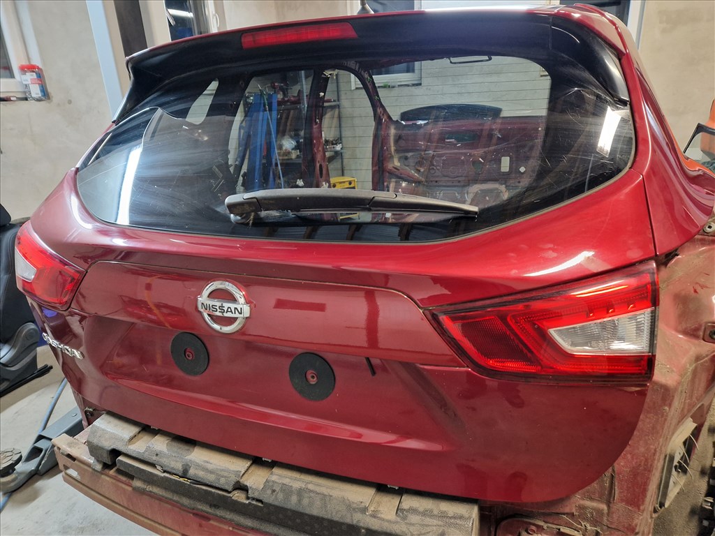 NISSAN QASHQAI (J11) csomagtérajtó  3. kép