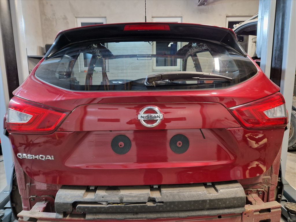 NISSAN QASHQAI (J11) csomagtérajtó  4. kép