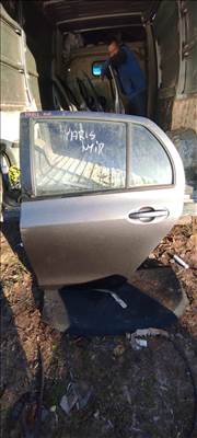 Toyota Yaris (XP90) Bal hátsó ajtó 