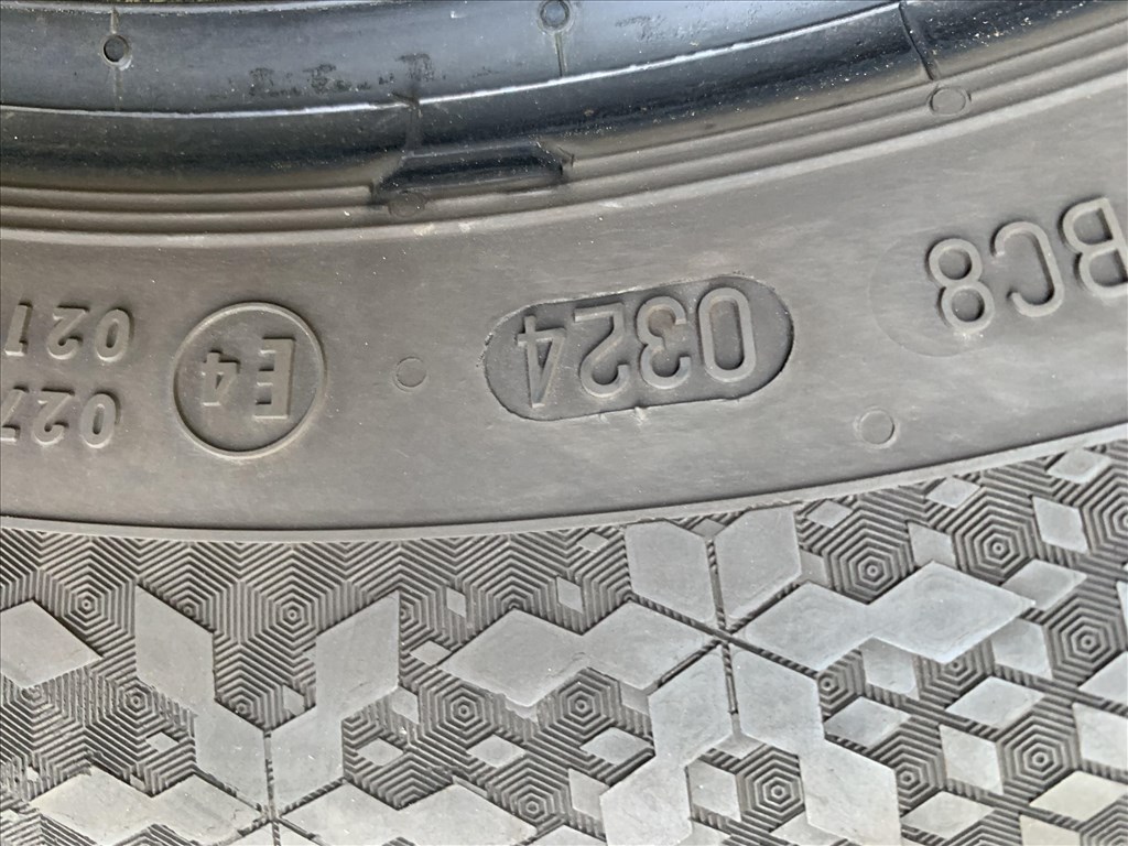  205/6016" használt Continental téli gumi gumi 6. kép