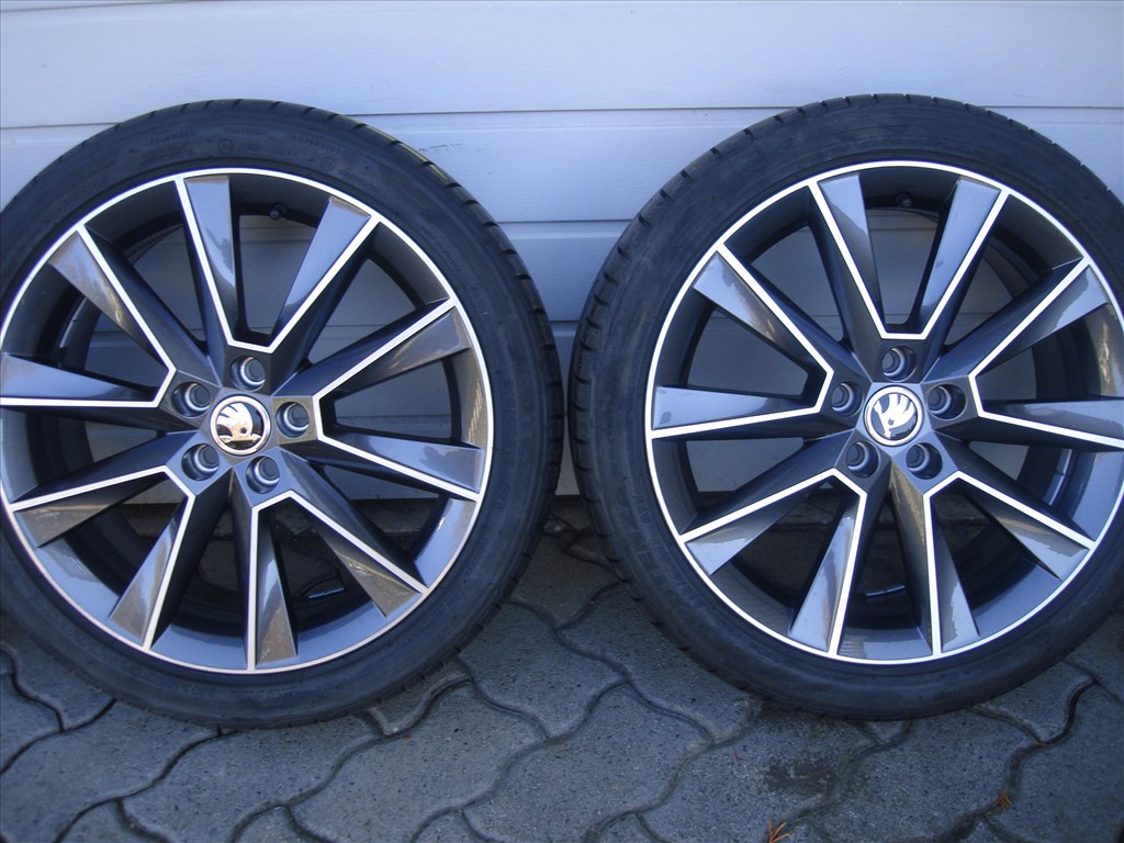 5X100 17-es Skoda Rapid Scala Fabia Rapid Gyári Alufelni 2. kép