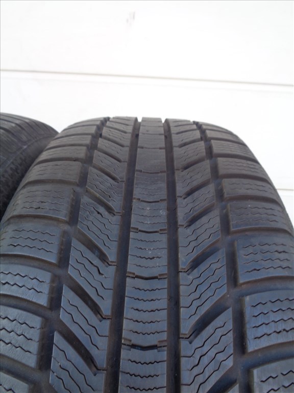 Continental 235/55R19 téli gumi 2db, 2024-es gyártású eladó. 3. kép