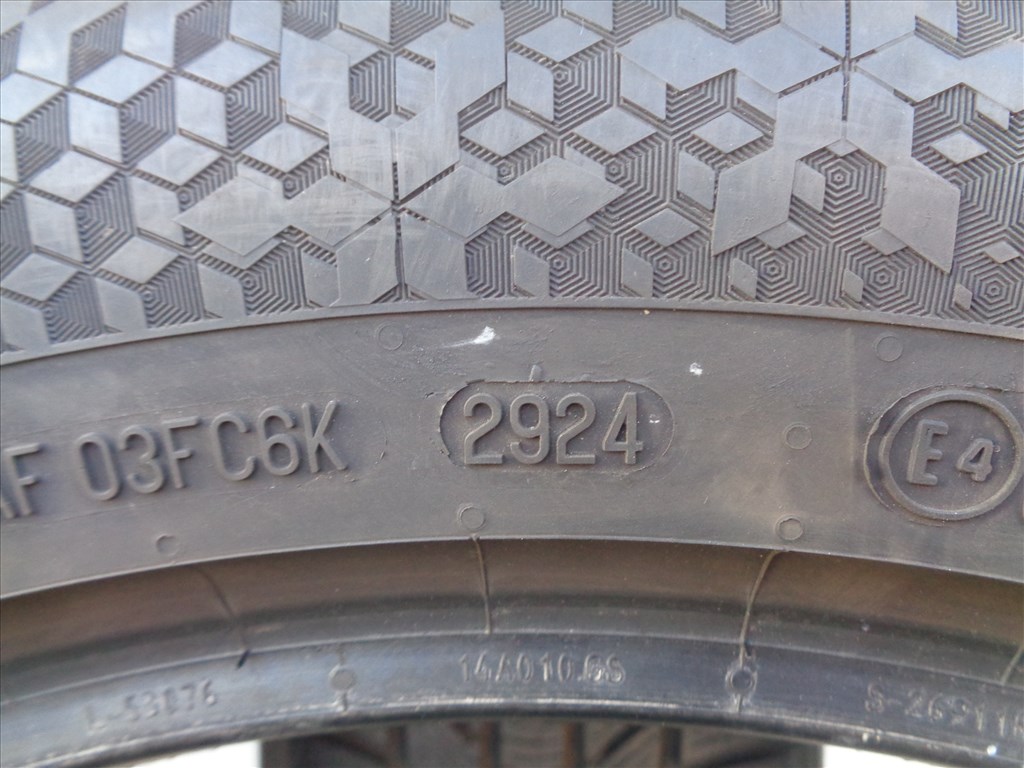 Continental 235/55R19 téli gumi 2db, 2024-es gyártású eladó. 9. kép