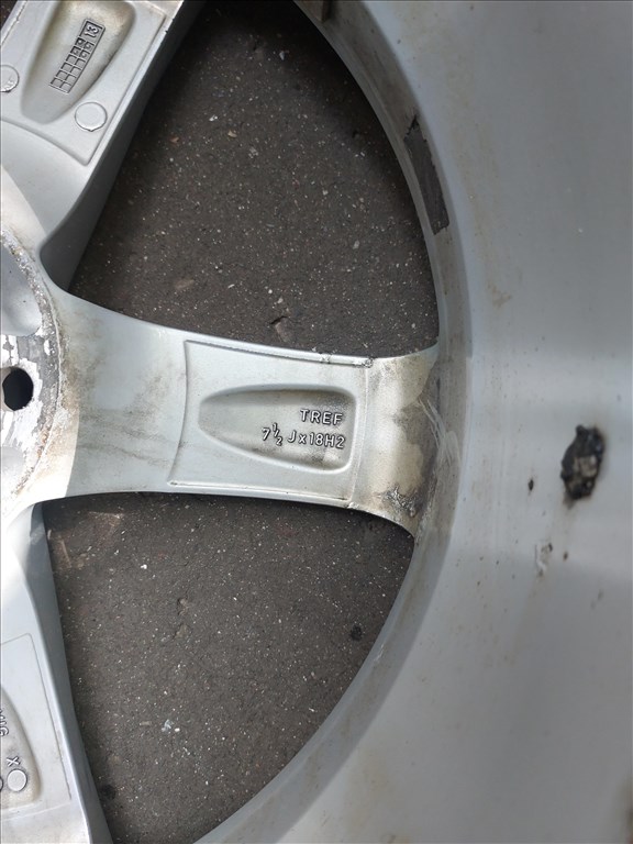  18" újszerű Dezent alufelni, rajta 225/40 újszerű Continental téli gumi gumi  8. kép