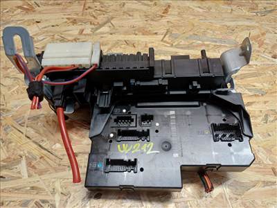 Mercedes E Class W212 (2009-2016) 2.2 Cdi Diesel Biztosíték Tábla 