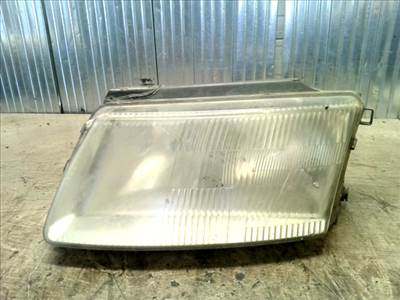 VOLKSWAGEN PASSAT 96.10-00.10 B5 Bal első fényszóró