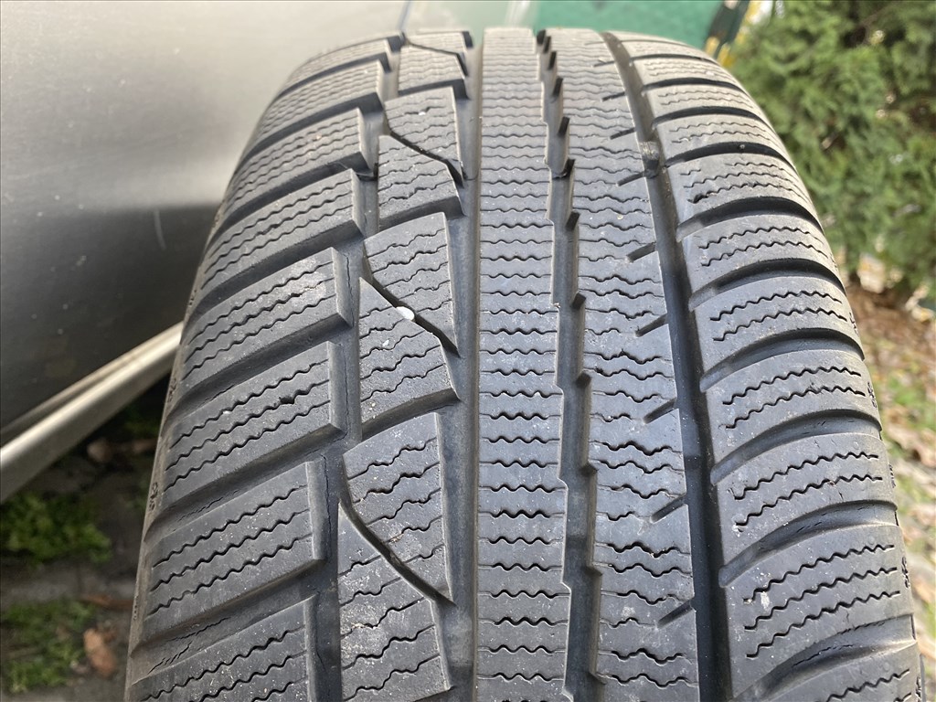 195/55R15 téli gumi Ford lemez felnin, 4db. 20 ezer Ft.  8. kép