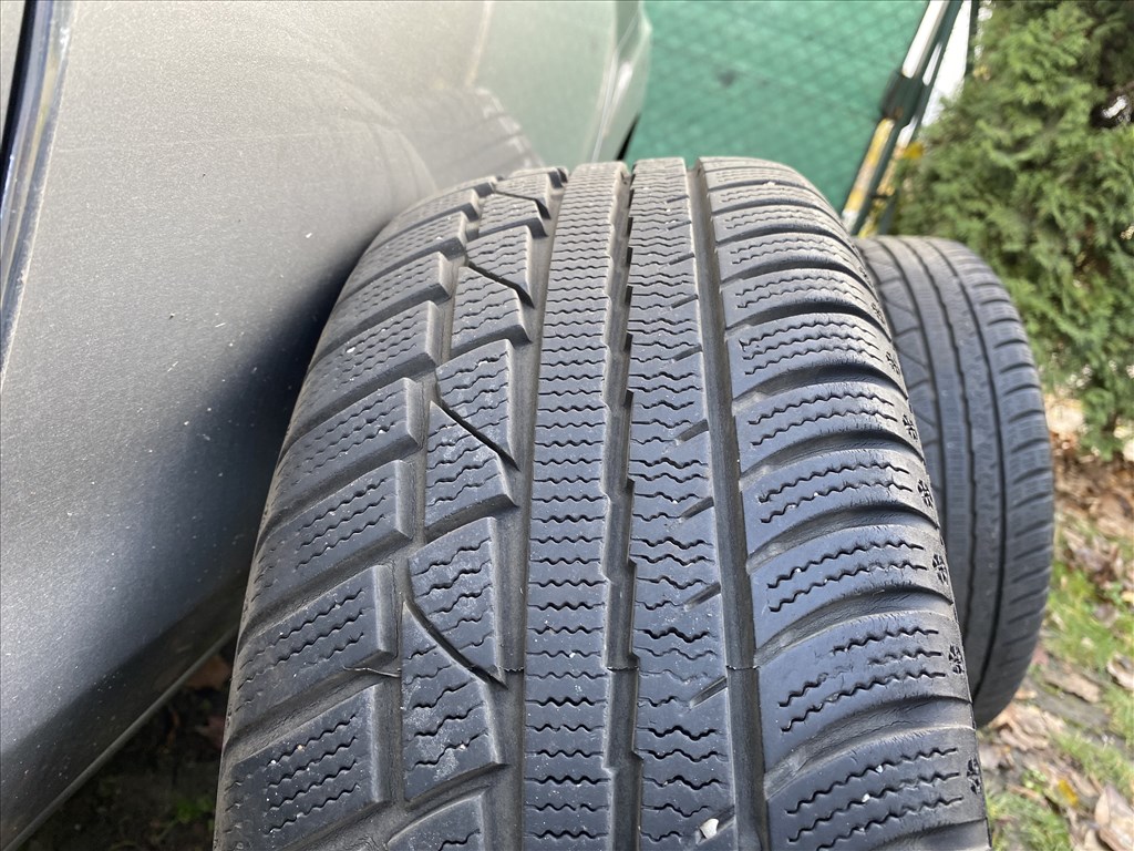 195/55R15 téli gumi Ford lemez felnin, 4db. 20 ezer Ft.  9. kép