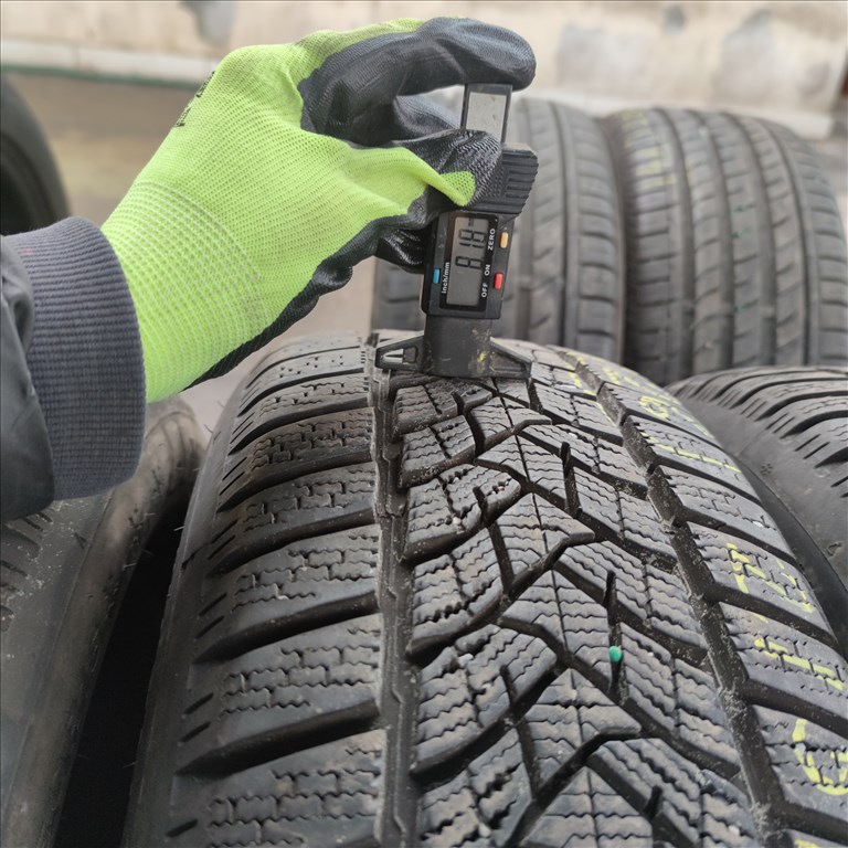 215/60 R16 Dunlop téli gumi 80000ft a 4db/26/ 3. kép