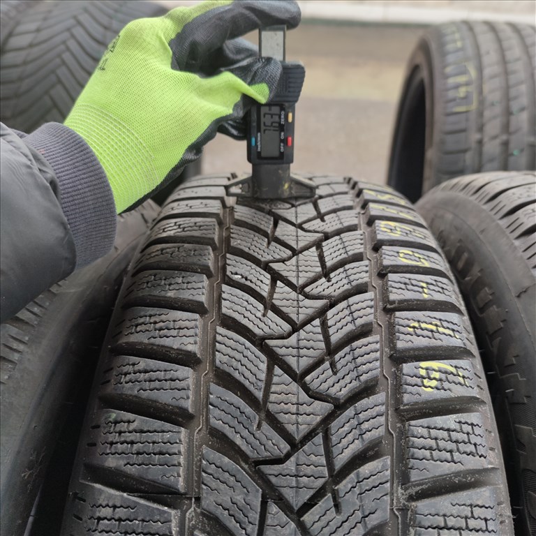 215/60 R16 Dunlop téli gumi 80000ft a 4db/26/ 4. kép