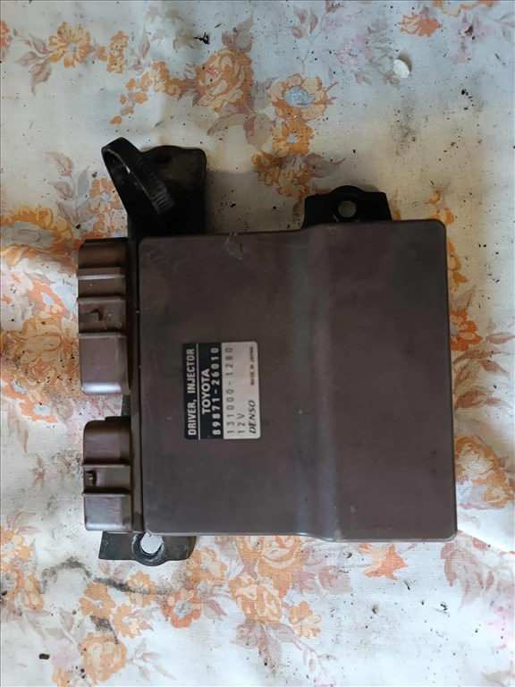 Toyota RAV4 (XA20) injektor vezérlő  8987126010 1. kép
