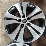 5x114,3 18 Gyári Kia Polír alufelni 185000ft a 4db/58/