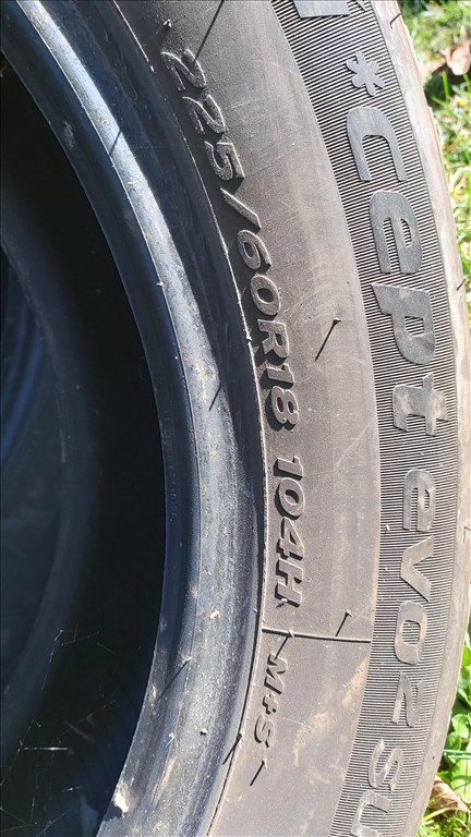  225/6018" újszerű Hankook téli gumi gumi 1. kép