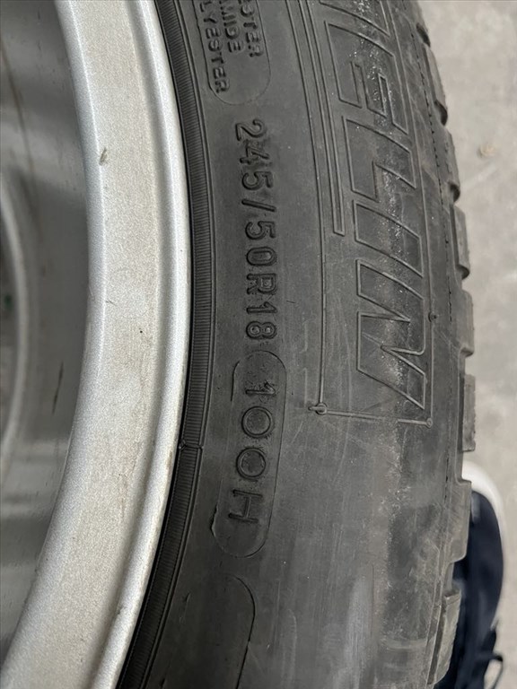  18" újszerű Mak alufelni, rajta 245/50 újszerű Michelin téli gumi  5. kép