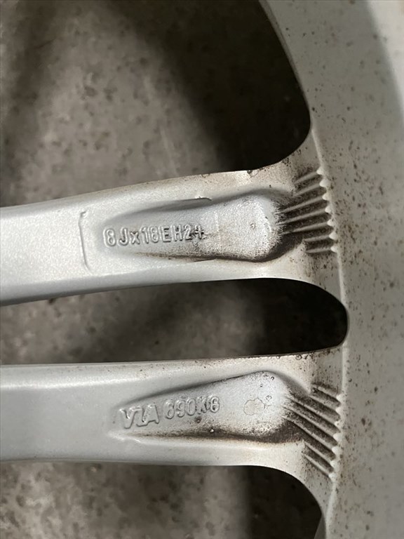  18" újszerű Mak alufelni, rajta 245/50 újszerű Michelin téli gumi  6. kép