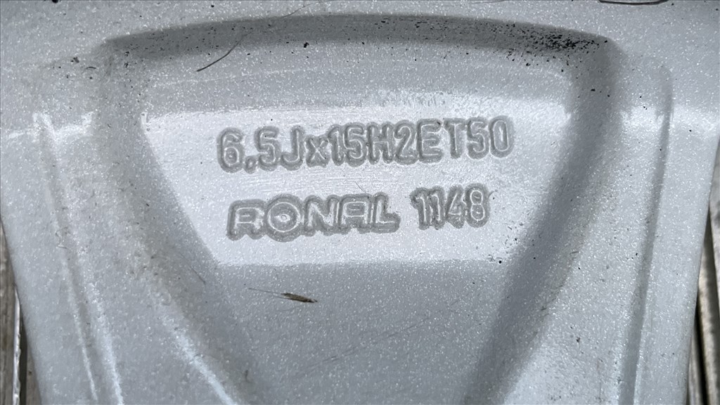 Skoda 15" 5x112 alufelnik 1Z0601025 rajta 205/60 használt Michelin nyári gumi gumi  5. kép