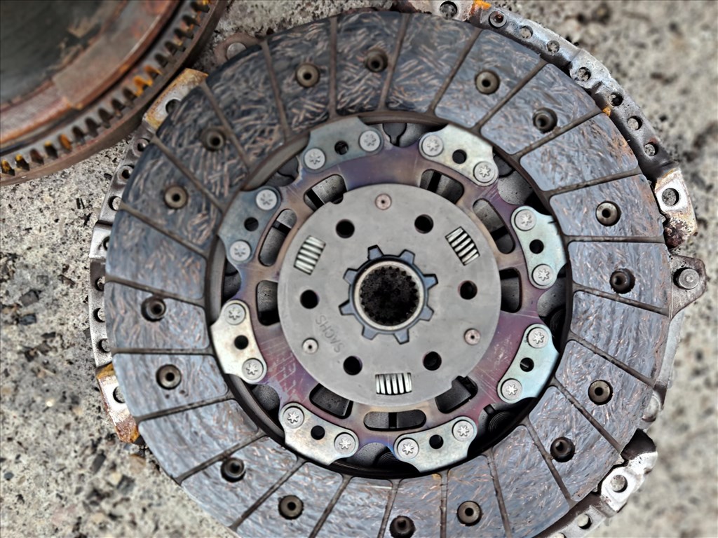 Volkswagen Passat B6,Seat León II, Skoda Octavia II SACHS újszerű kettőstömegű kuplung szett 3. kép