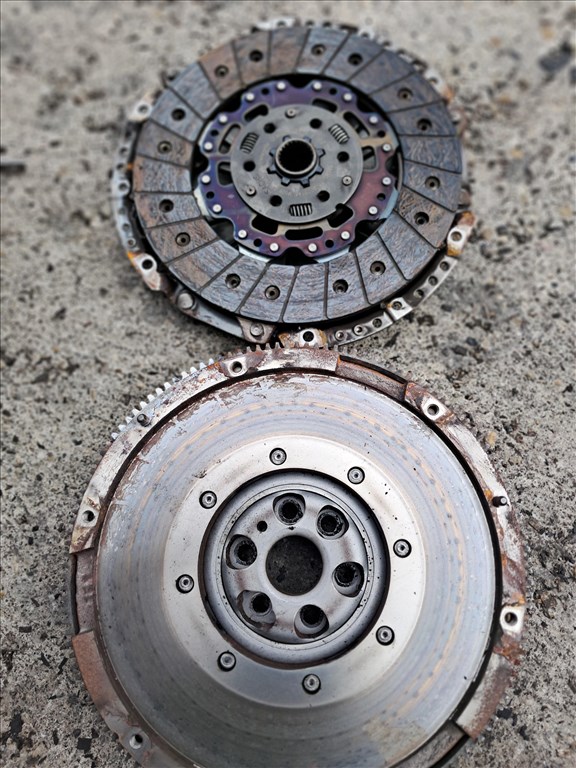 Volkswagen Passat B6,Seat León II, Skoda Octavia II SACHS újszerű kettőstömegű kuplung szett 6. kép