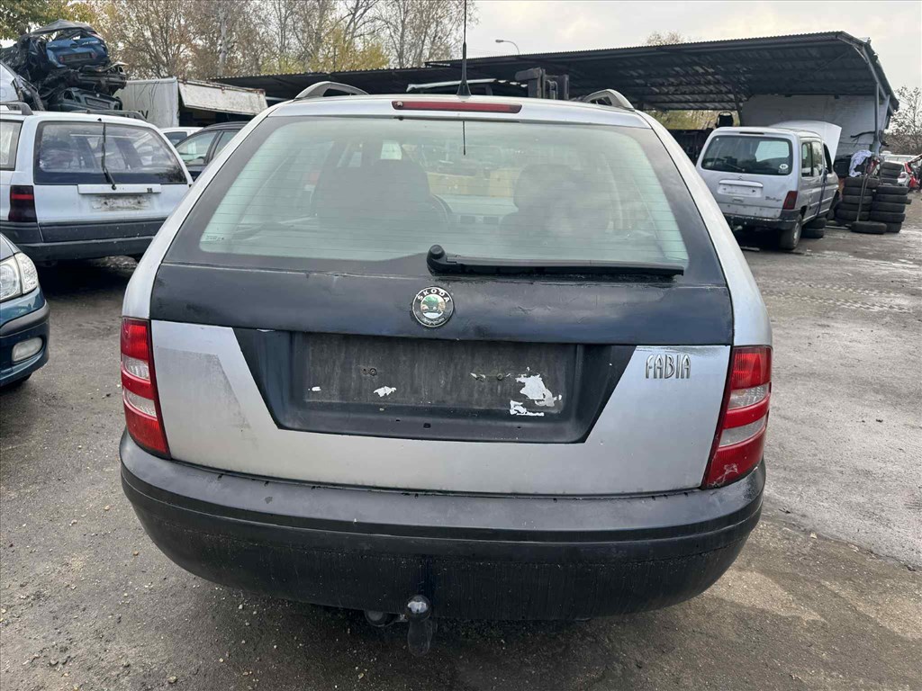 Skoda Fabia I bontott alkatrészei 3. kép