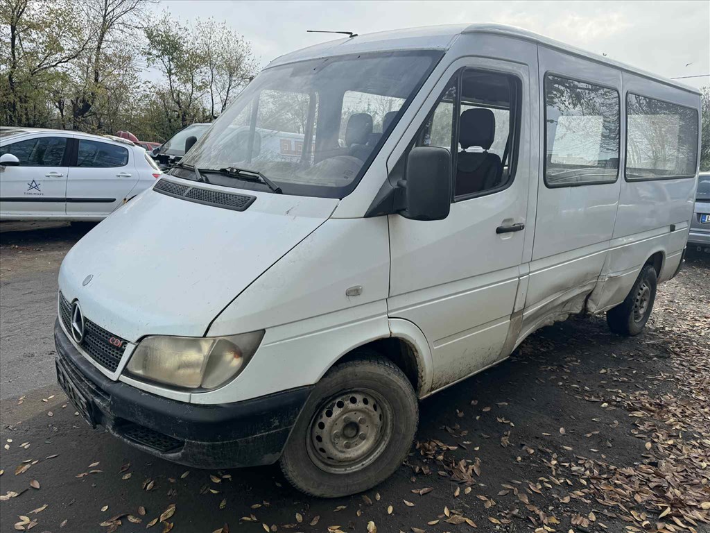 Mercedes Sprinter 208 CDI -61198- bontott alkatrészei 2. kép