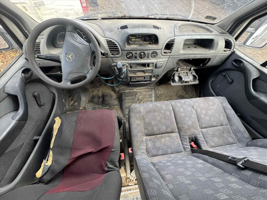 Mercedes Sprinter 208 CDI -61198- bontott alkatrészei 4. kép