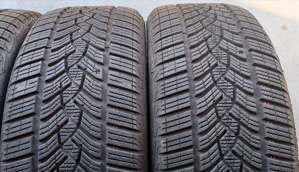 Good/Year Ultragrip Performance 225/45 R18 téli gumik 4db.8mm 5. kép