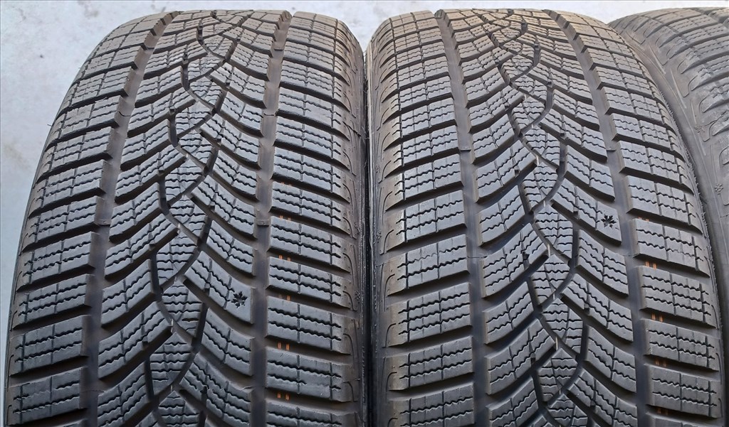 Good/Year Ultragrip Performance 225/45 R18 téli gumik 4db.8mm 7. kép