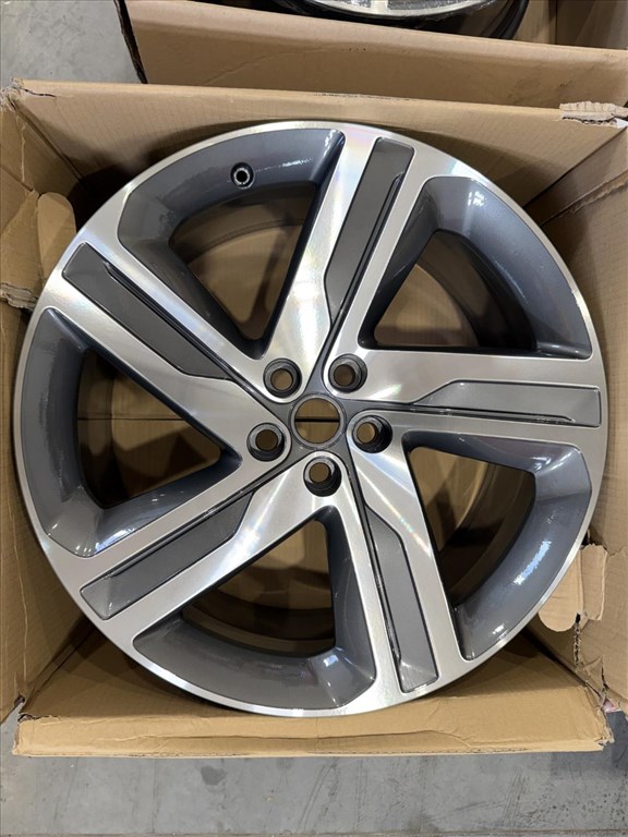 R22 original Land Rover 9.5J ET45 - MY42-1007-JA / MY42-1007-DA  2db alufelni felni 2. kép