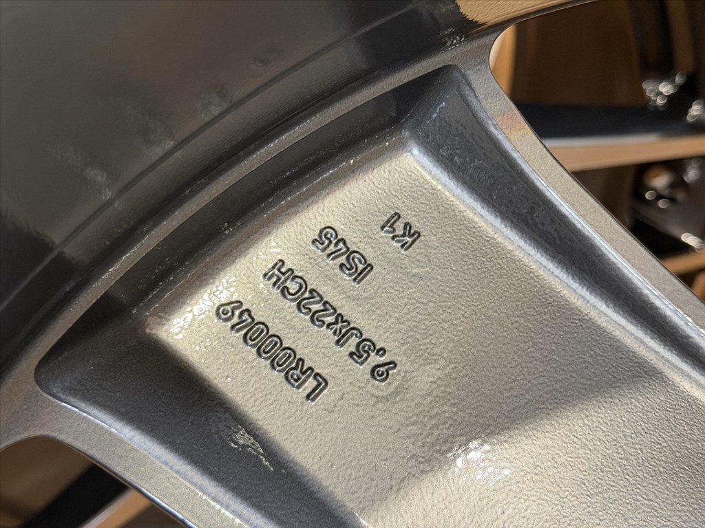 R22 original Land Rover 9.5J ET45 - MY42-1007-JA / MY42-1007-DA  2db alufelni felni 5. kép