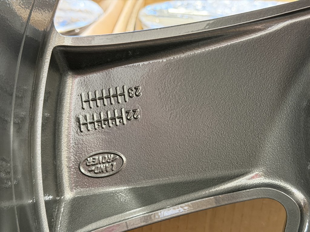 R22 original Land Rover 9.5J ET45 - MY42-1007-JA / MY42-1007-DA  2db alufelni felni 13. kép