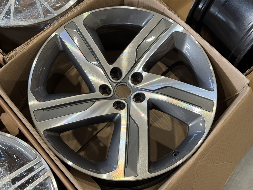 R22 original Land Rover 9.5J ET45 - MY42-1007-JA / MY42-1007-DA  2db alufelni felni 16. kép