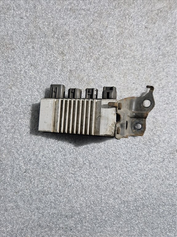 TOYOTA AVENSIS T27 izzítás vezérlő 28551-30010 1. kép