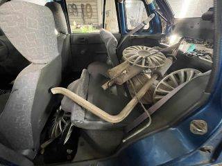 SUZUKI SWIFT II Ferdehátú (EA, MA) Jobb hátsó Belső Kilincs