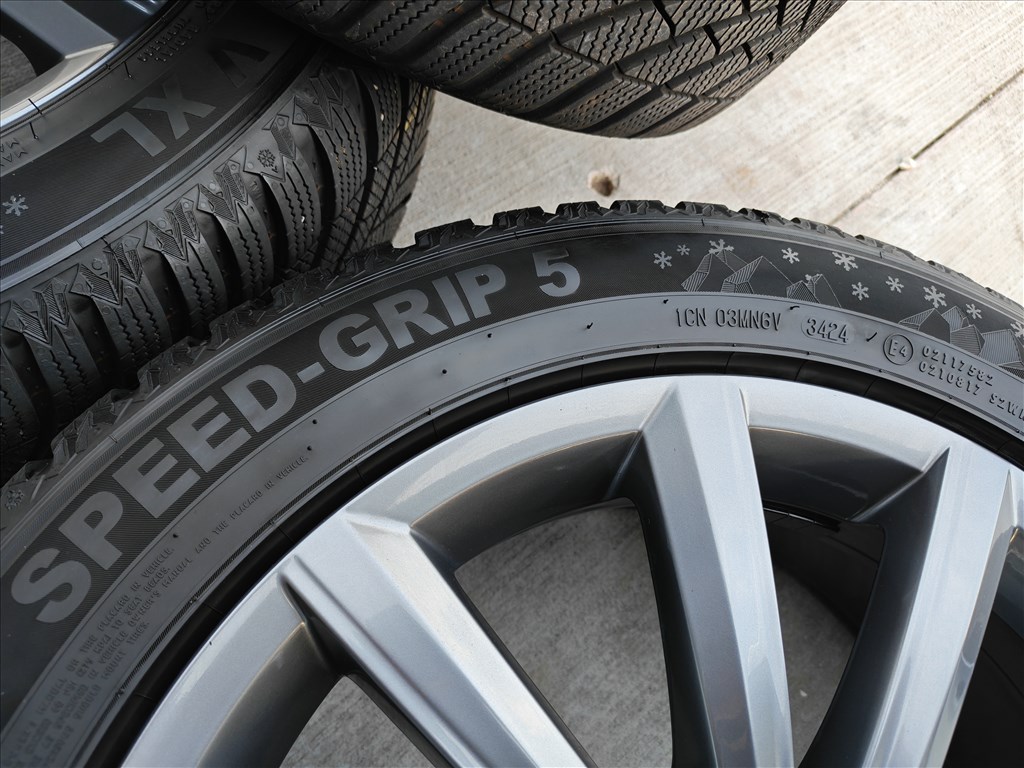 17" 5x112 antracit VW "Merano" Passat B8 gyári alufelni szett újszerű téligumikkal! 6. kép