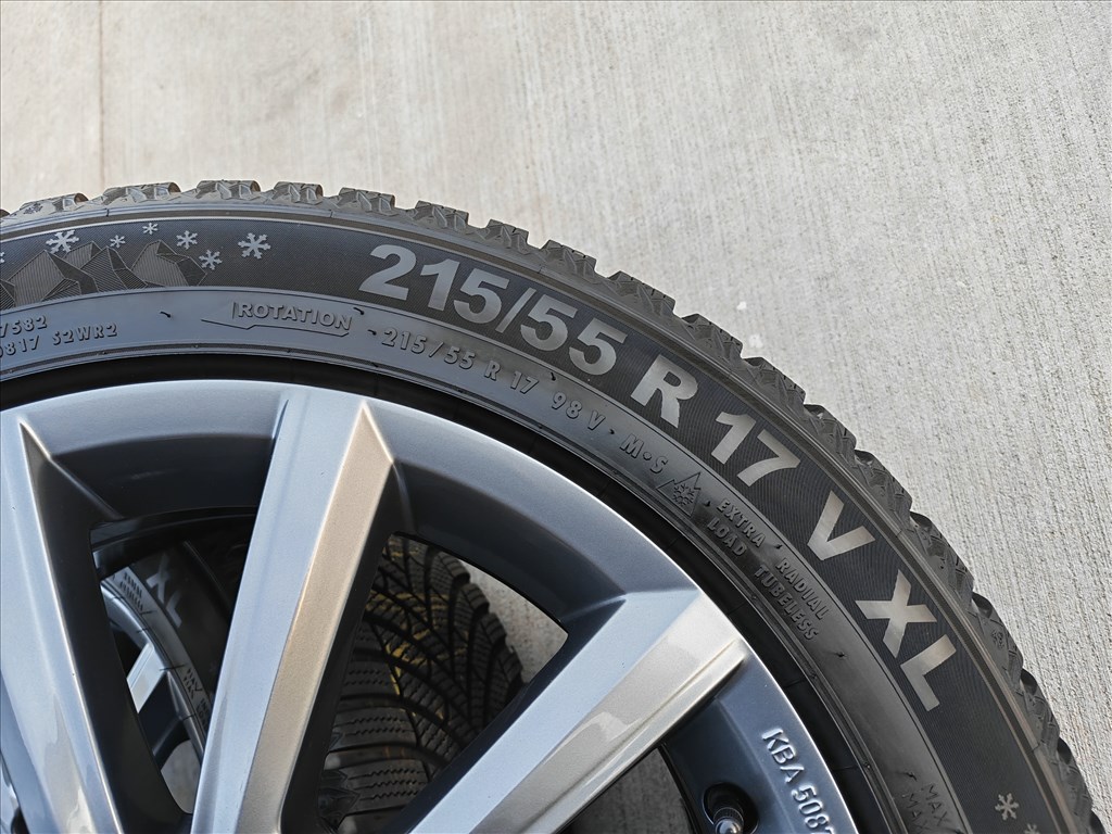 17" 5x112 antracit VW "Merano" Passat B8 gyári alufelni szett újszerű téligumikkal! 7. kép