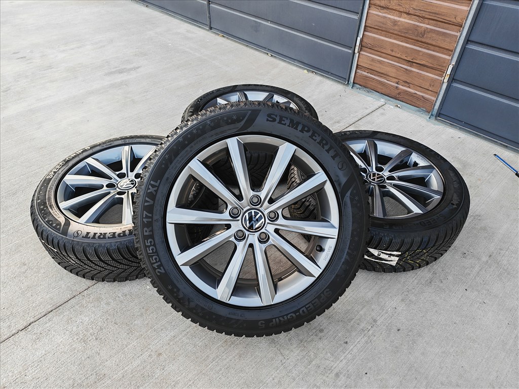 17" 5x112 antracit VW "Merano" Passat B8 gyári alufelni szett újszerű téligumikkal! 1. kép