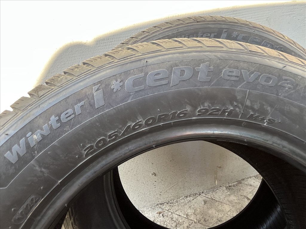  Új 205/60R16 205/60-16 2056016 2 db Hankook W320 téli gumi  3. kép