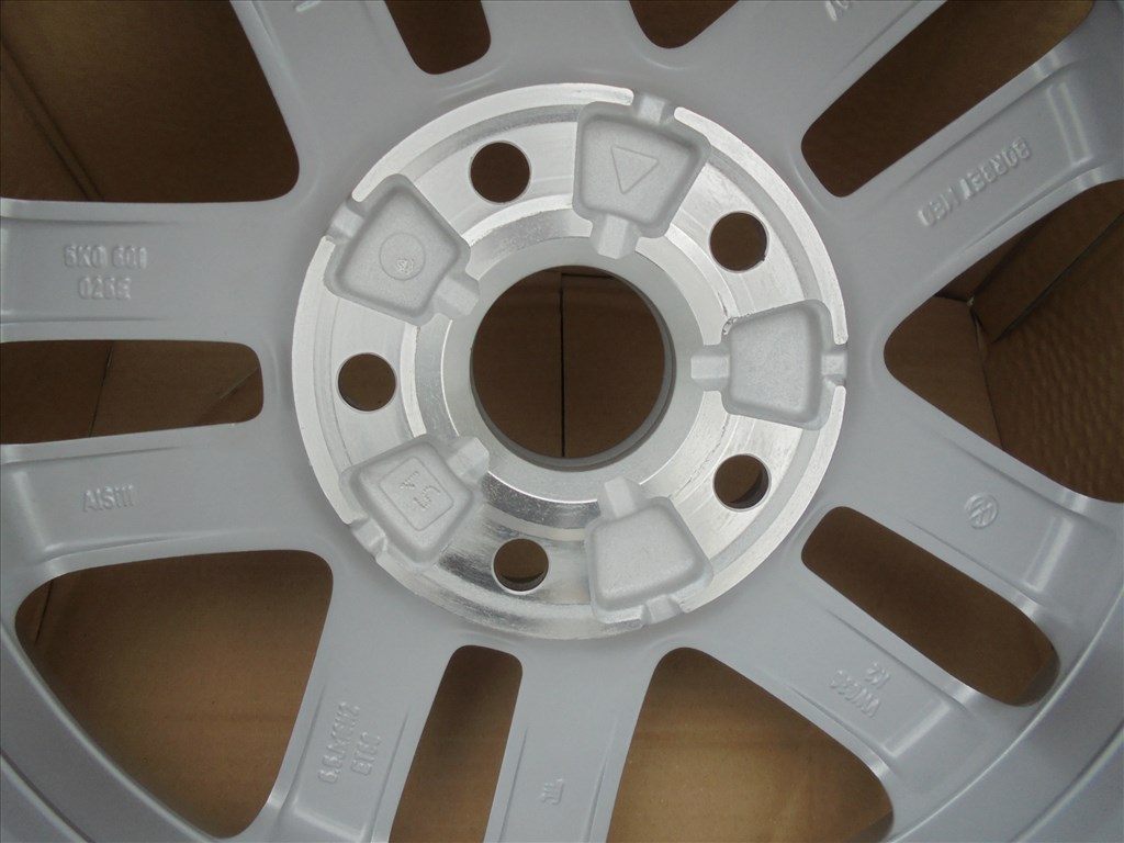 Új 16-os 5 x 112-es Vw gyári 1 db alufelni eladó 2. kép
