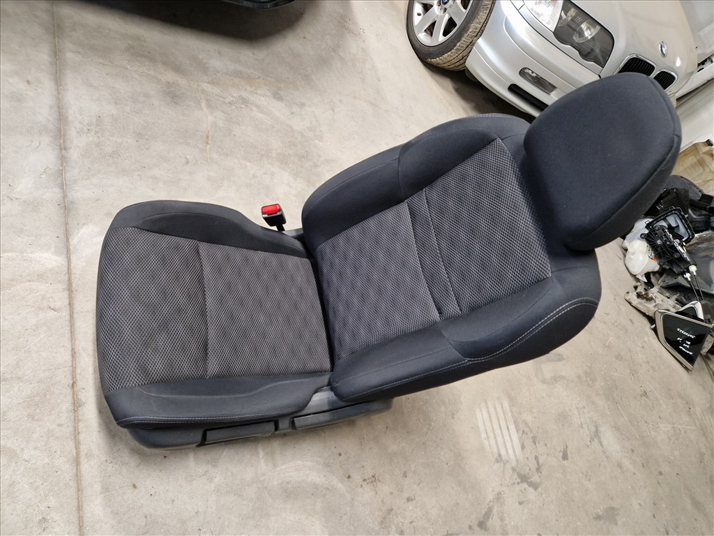 NISSAN QASHQAI (J11) bal első ülés  1. kép