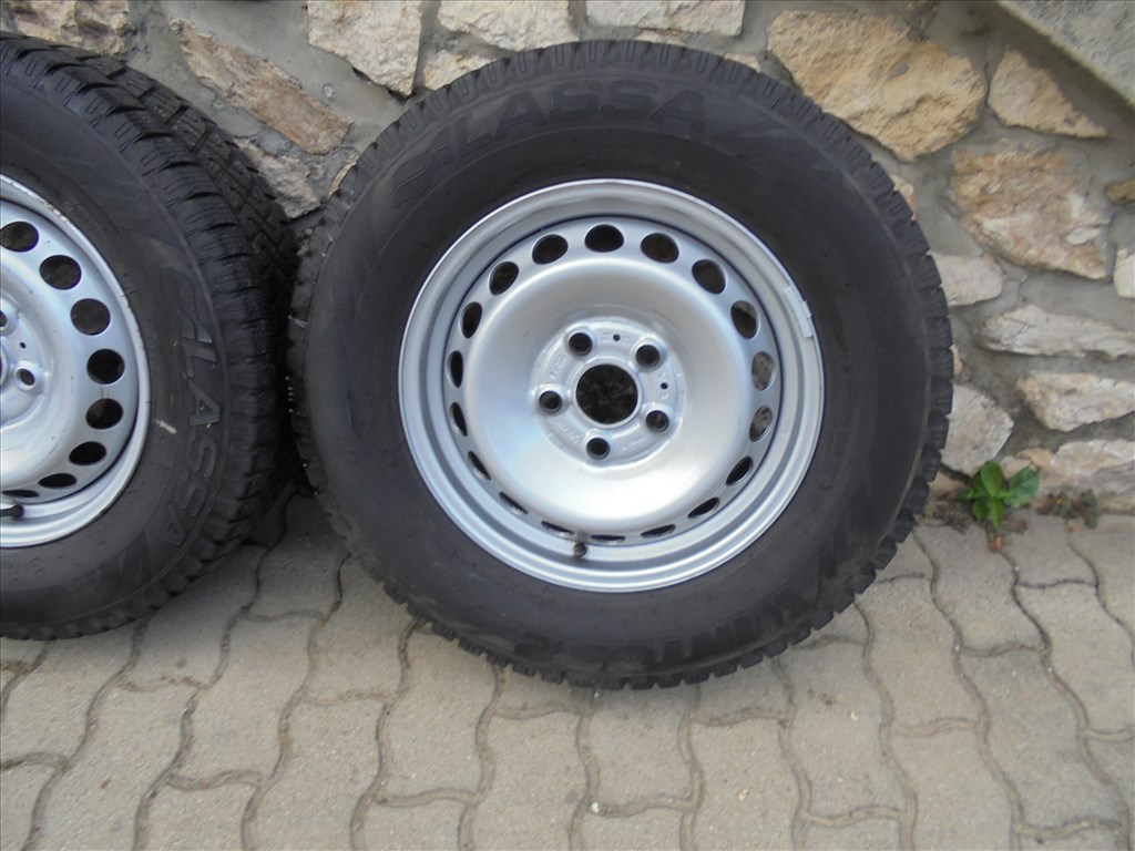 16-os Crafter lemezfelni 2022-es 235/65-ös téli gumival eladó 5. kép