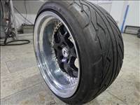  5x120 lyukosztású 18" újszerű alufelni, rajta 265/30 új gumi 
