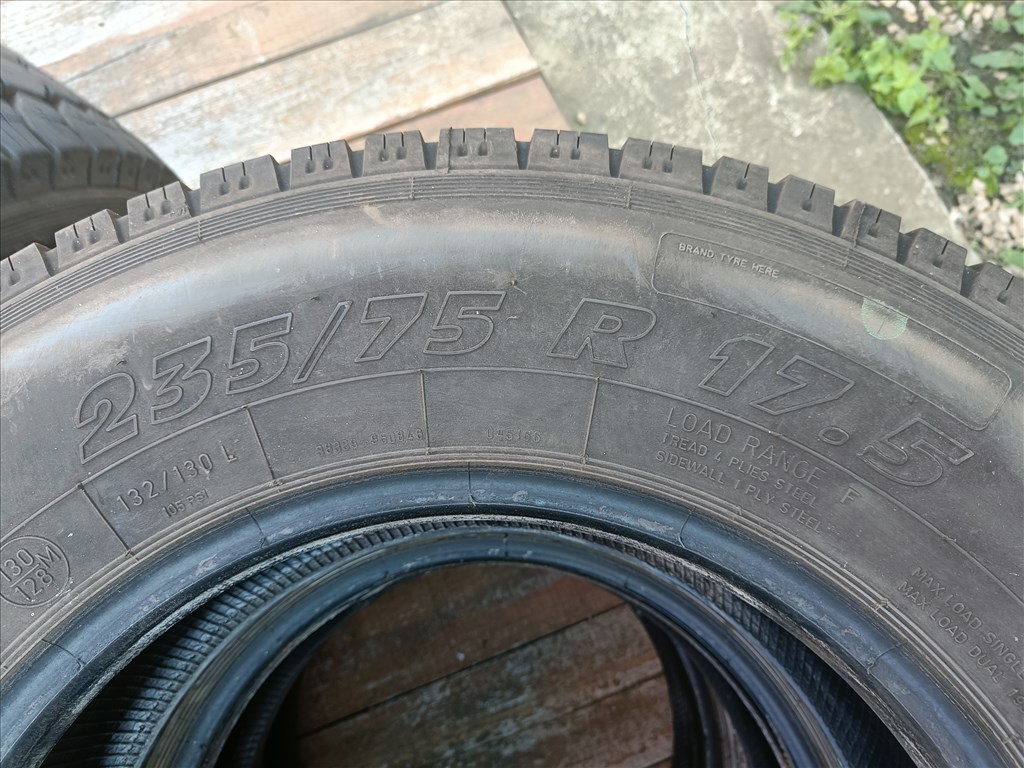  235/7517,5" újszerű Matador teherautó gumi gumi 3. kép