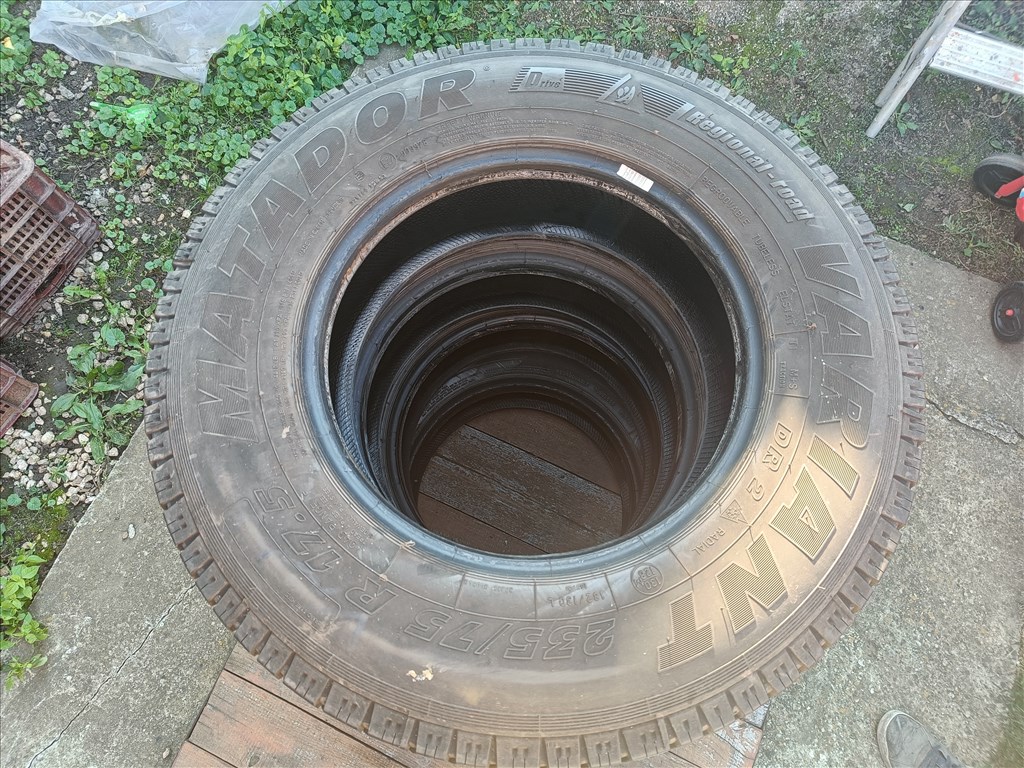  235/7517,5" újszerű Matador teherautó gumi gumi 6. kép
