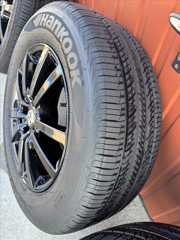  5x130 lyukosztású 18" újszerű Brock alufelni, rajta 255/60 újszerű Hankook Dynapro HP2 nyári  11. kép