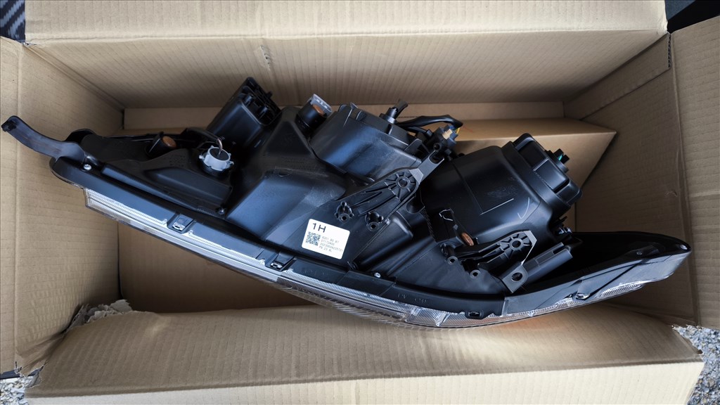 Mitsubishi ASX gyári új bal első fényszóró  8301b587 2. kép