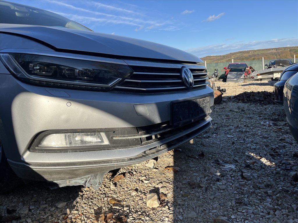 Volkswagen Passat B8 lámpa mosós, radaros első lökhárító LA7W 2. kép