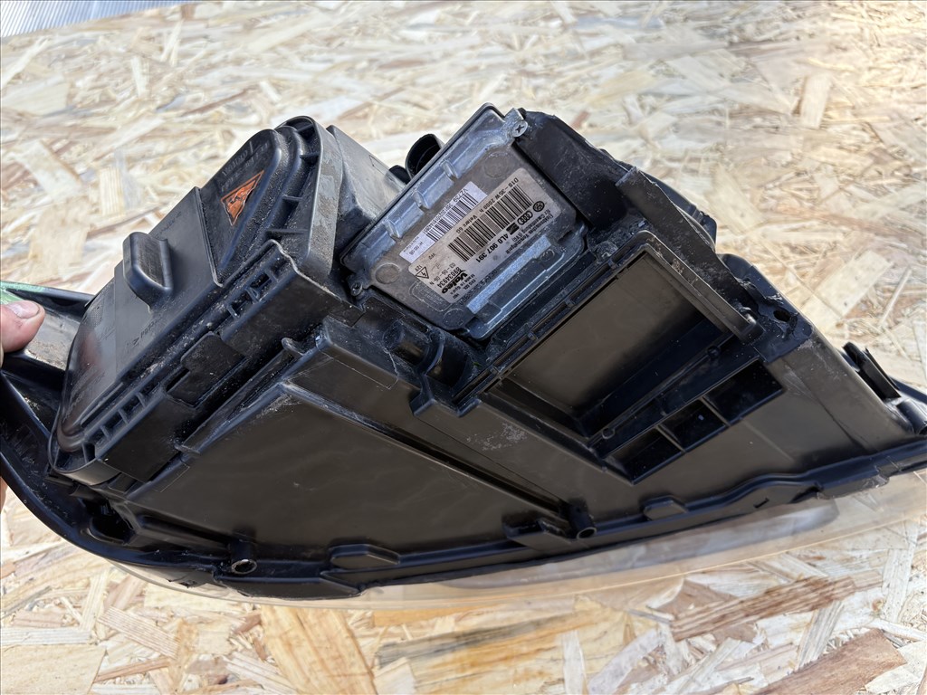 Audi Q7 (4L) bal fényszóró , xenon fényszóró  3. kép