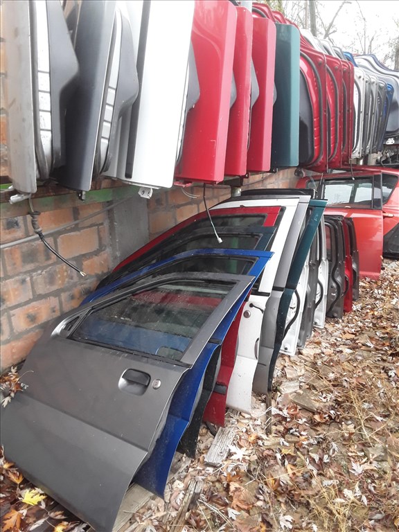 Suzuki Ignis I 1.3 Bal első ajtó, jobb első , b.hátsó, j.hátsó ajtó  1. kép