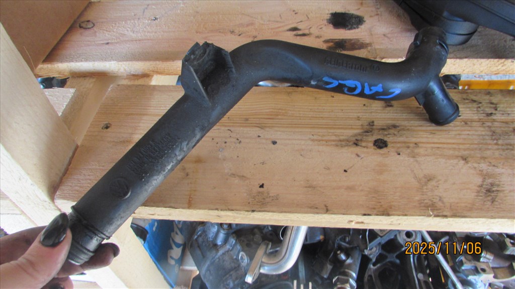 Audi A4 (B8 - 8K) 2.0 TDI quattro vízcső 03l121065k 2. kép