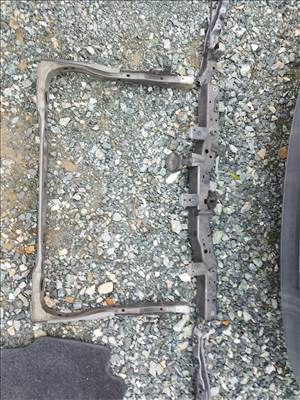 Toyota Auris (E150) homlokfal 